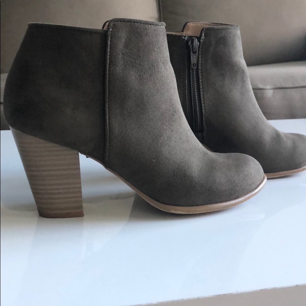 Olive booties
